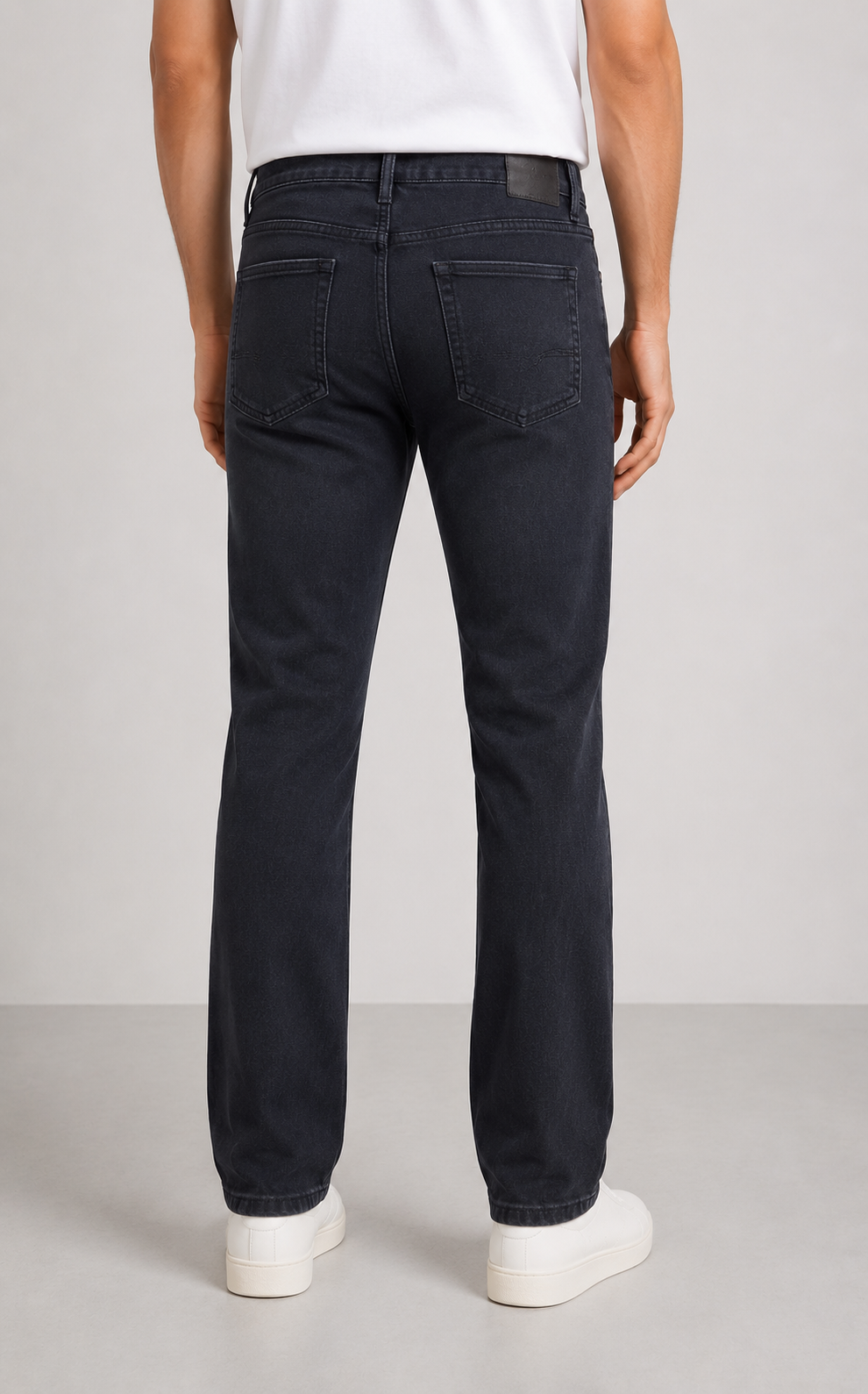 Classic Straight-Leg Stretch Jeans - Black